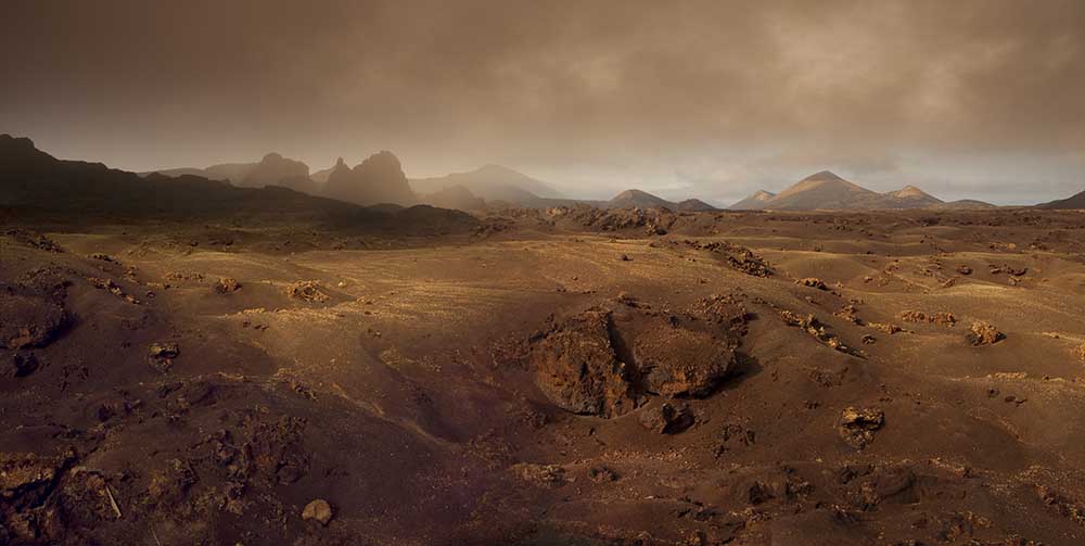 Vulkanlandschaft im Morgennebel von Nicolas Schumacher