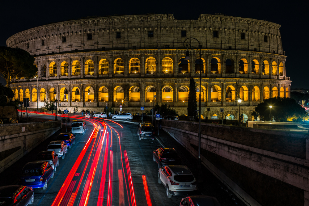 Colosseum at night von Nino Kankava