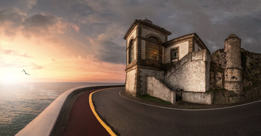 Faro De Luarca von Noam Mymon