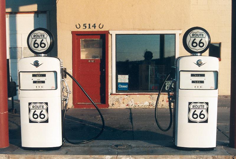 Route 66 which cross United States from Los Angeles to Chicago : here a gas station von 