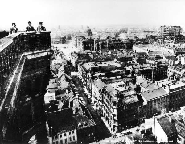 Vom Roten Rathaus Richtung Westen/Foto von 