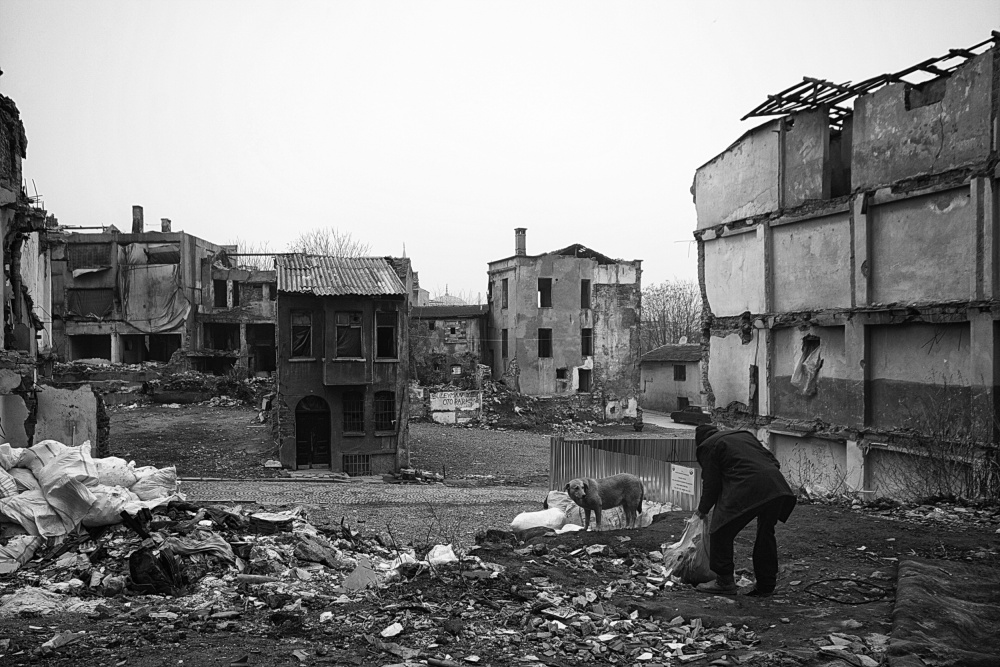 ruinous von Özden SEVIM