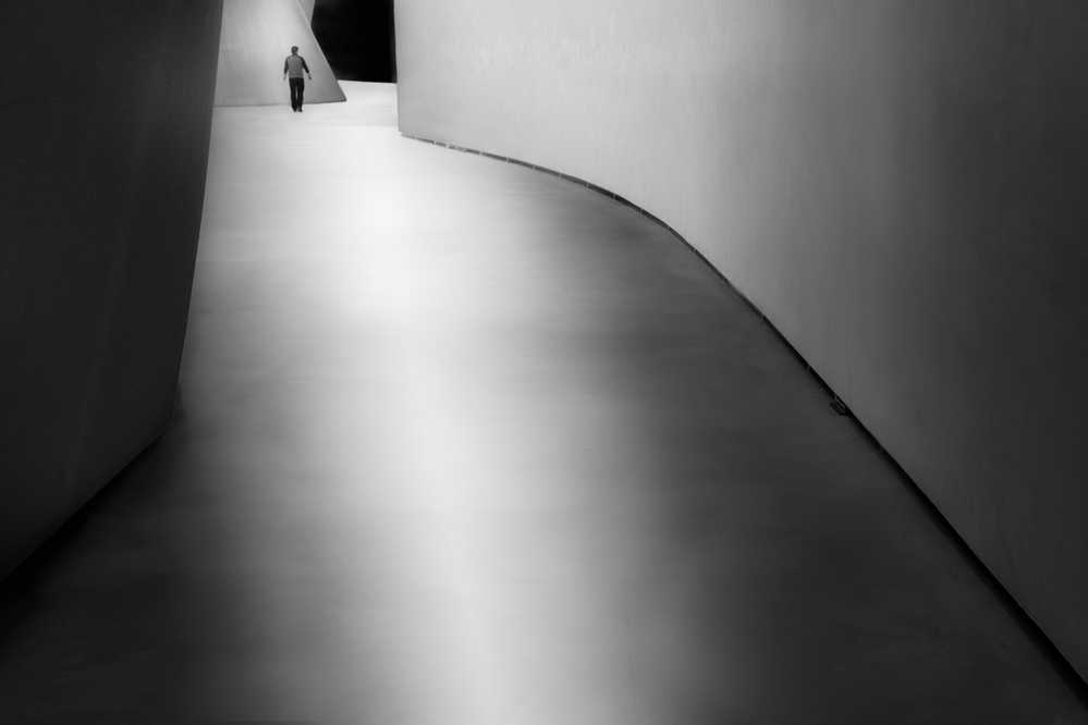 Walking alone von Olavo Azevedo