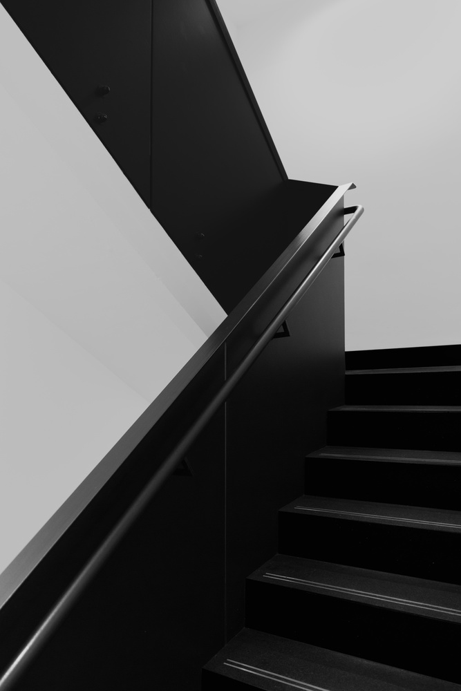 BLACK STAIRS von Olavo Azevedo