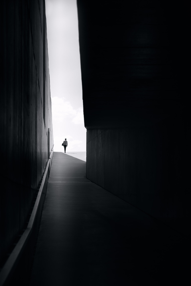 Walking to te light von Olavo Azevedo