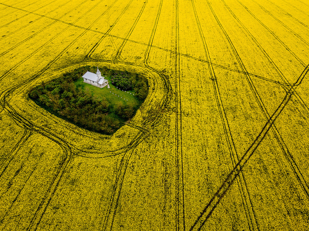 The colored chapel von Ovi D. Pop