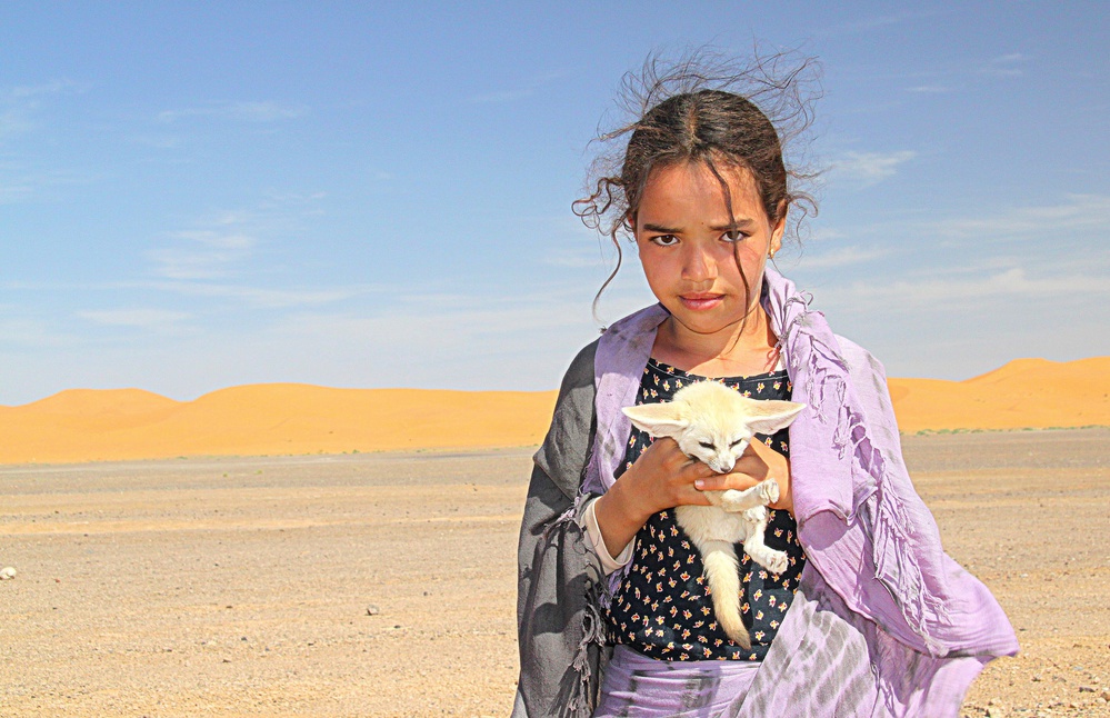 Niña con fanet von Paco Naranjo Jimenez