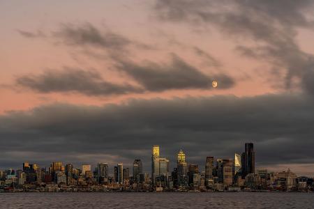 Moonrise Seattle