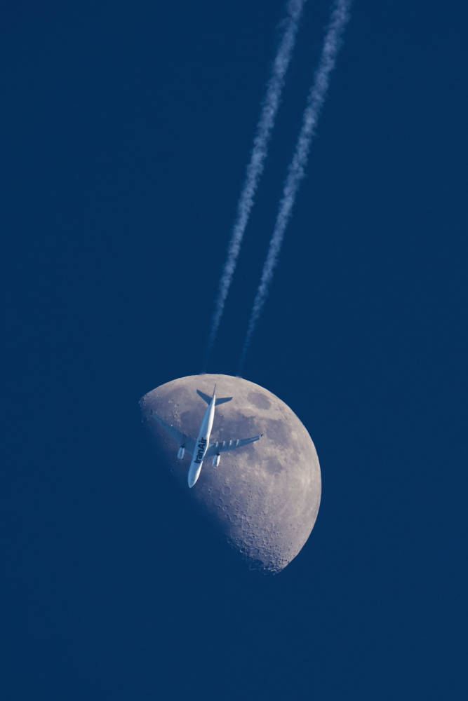 Plane on the Moon von Panfil Pirvulescu