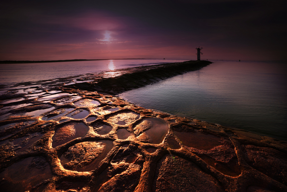 Golden hour over the Baltic Sea von Paralaxa