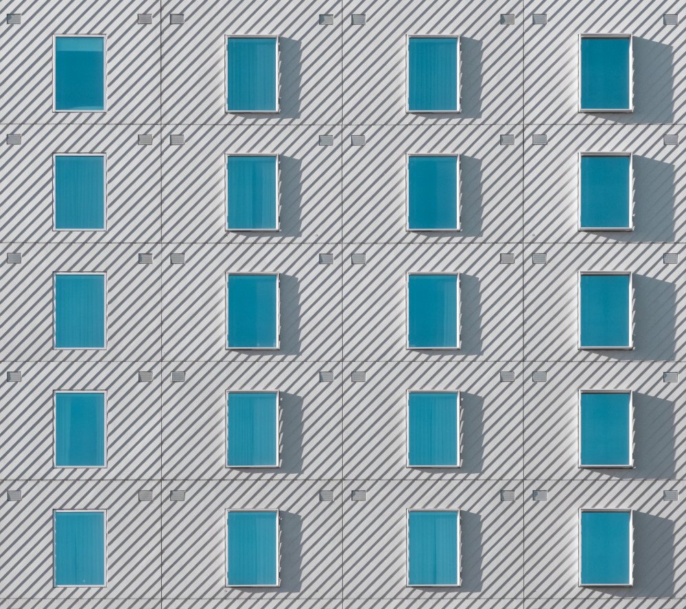 Teal Windows von Parsoa Khorsand