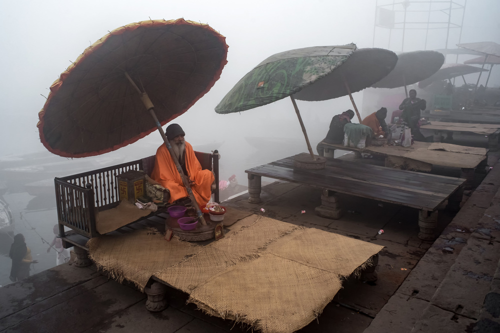 Famous umbrella of Varanasi von Partha Sarathi Dalal