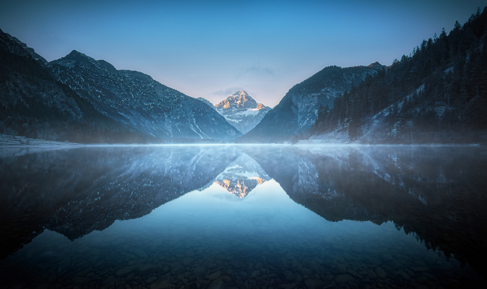 Cold morning at Plansee von Patrick Aurednik