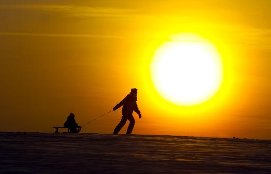 Schlittenfahrt im Sonnenuntergang von Patrick Pleul