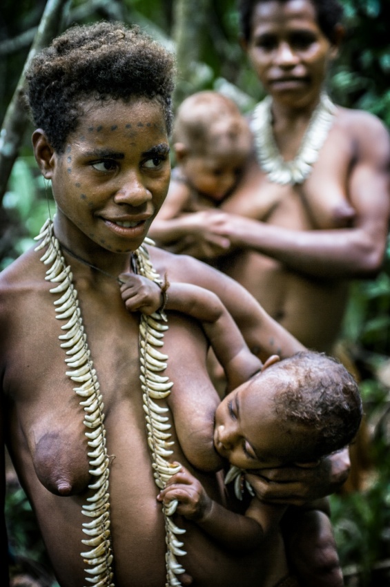 korowai: life of the tree people #4 von Pavol Stranak