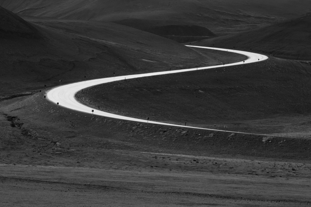 Road to Hverir BW von Peter Krenek