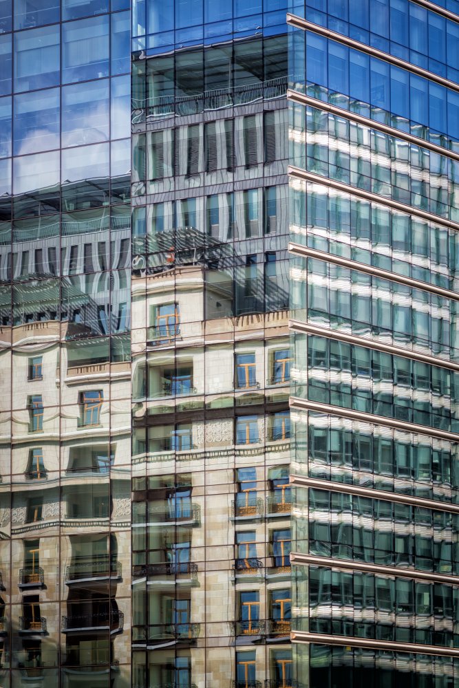 Reflected  facade von Peter Pfeiffer