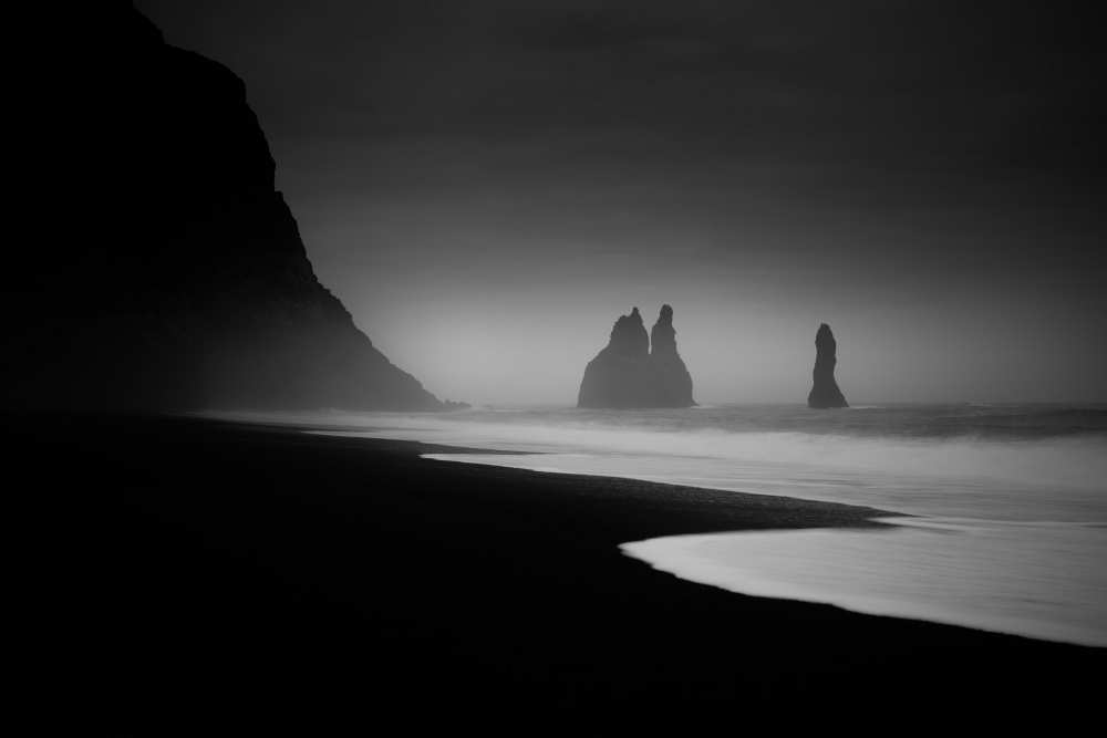 Monuments at dawn von Peter Svoboda