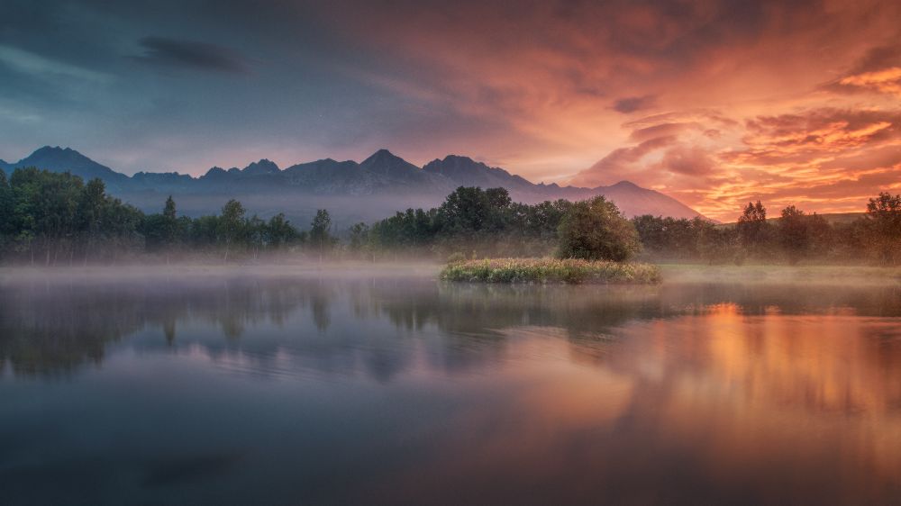 Tagesanbruch am See von Peter Svoboda