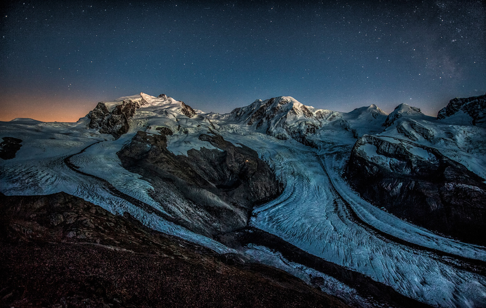 As the stars lit up the sky over the Monte rosa von Peter Svoboda MQEP