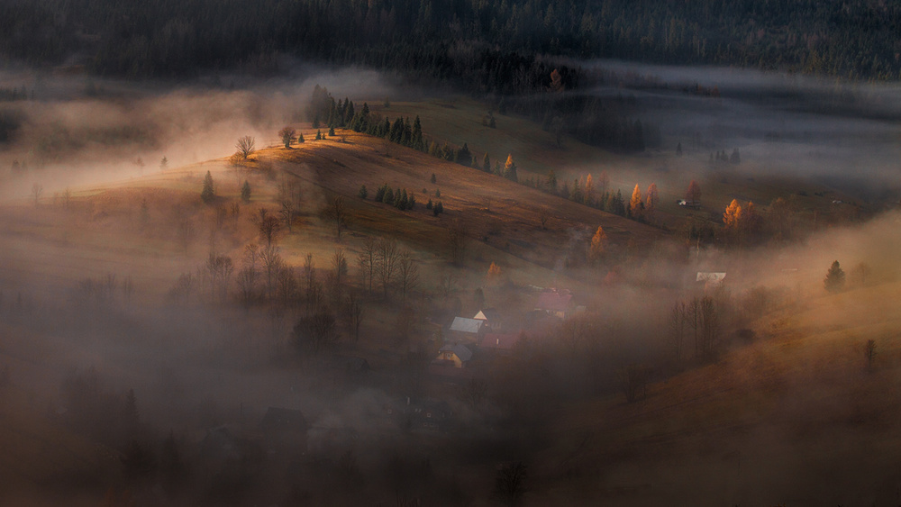 Village under the cover von Peter Svoboda MQEP