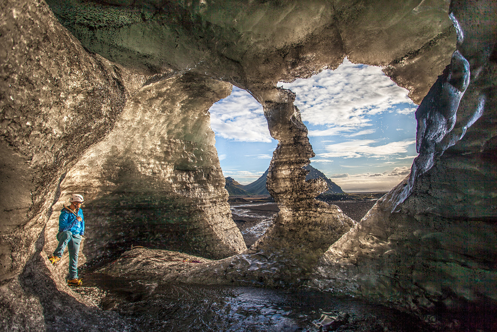 Enjoying the light coming through the cold window frame.. von Peter Svoboda MQEP