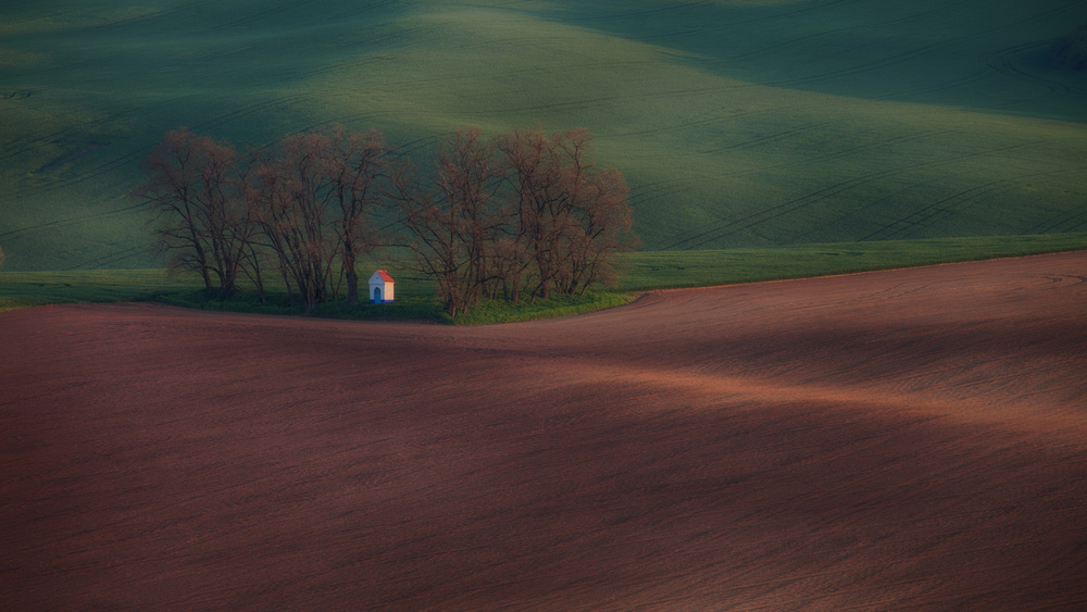 Chapel in the fields von Peter Svoboda MQEP