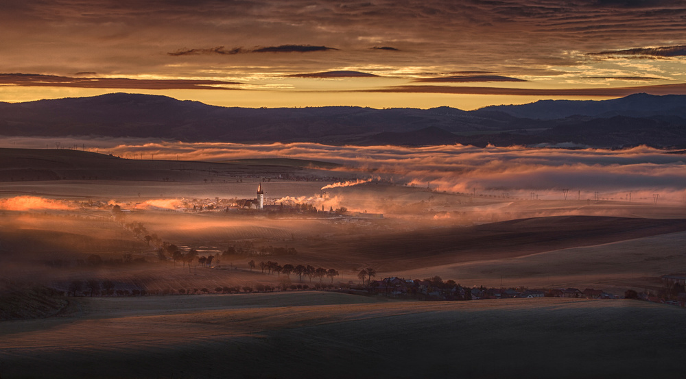 Coming out of the mists von Peter Svoboda MQEP