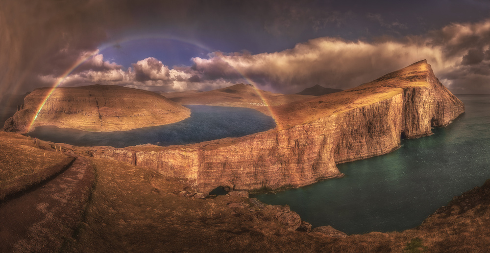 Lake beneath the rainbow von Peter Svoboda MQEP