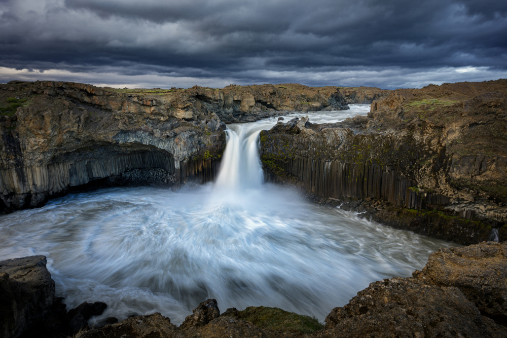 Aldeyjarfoss at summer evening von Petr Kovar