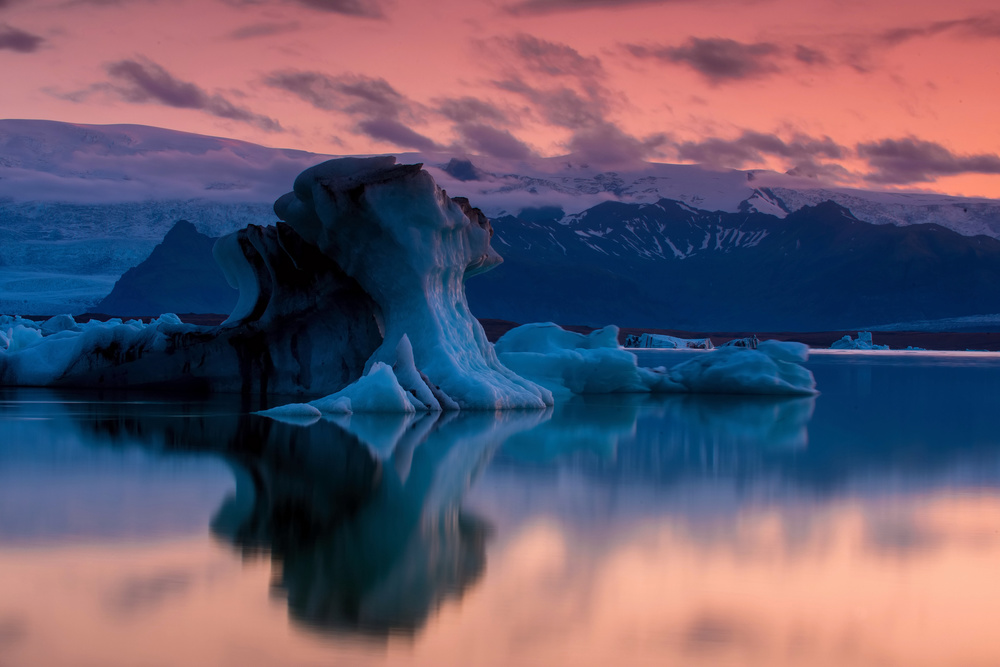 The Jökulsárlón is a large glacial lake in southeast Iceland von Petr Simon