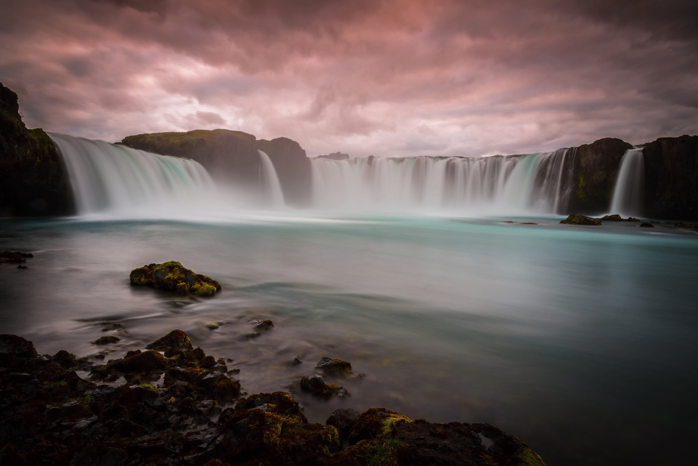 Waterfall Godafoss in Iceland von Petr Simon