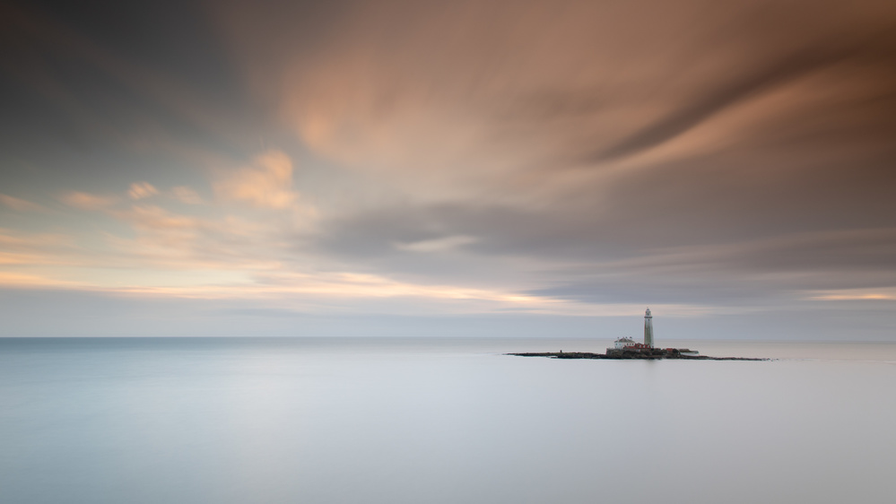 Winters Dawn at St. Marys Lighthouse von Philip Preshaw