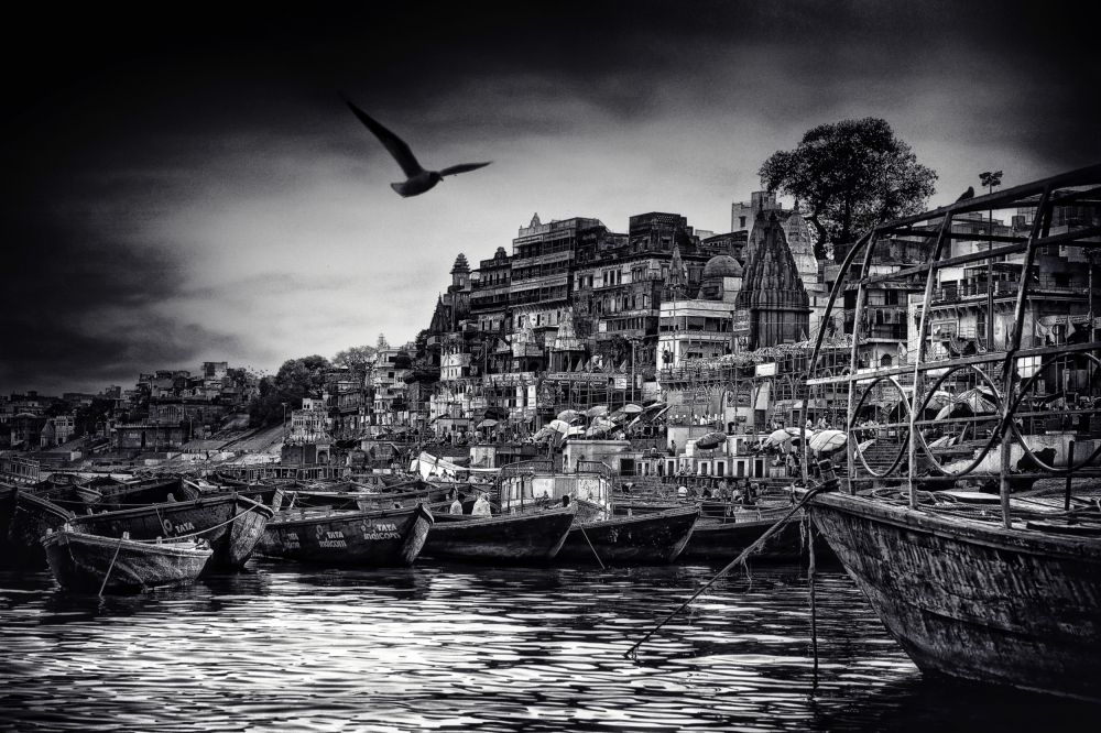 the boats of Varanasi von Piet Flour