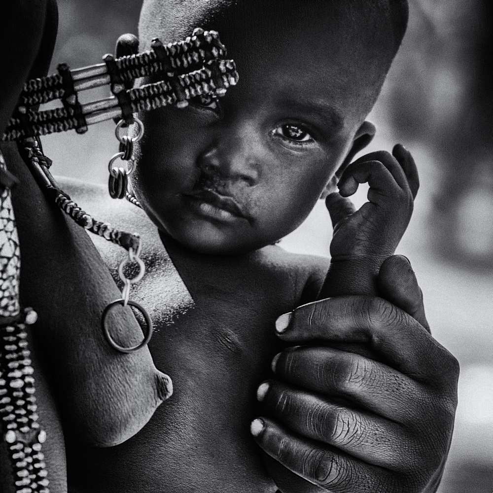 mother and child von Piet Flour