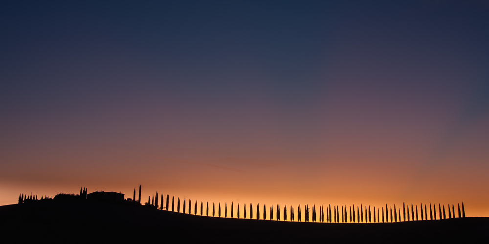 Sunrise in Tuscany. von Piet Haaksma