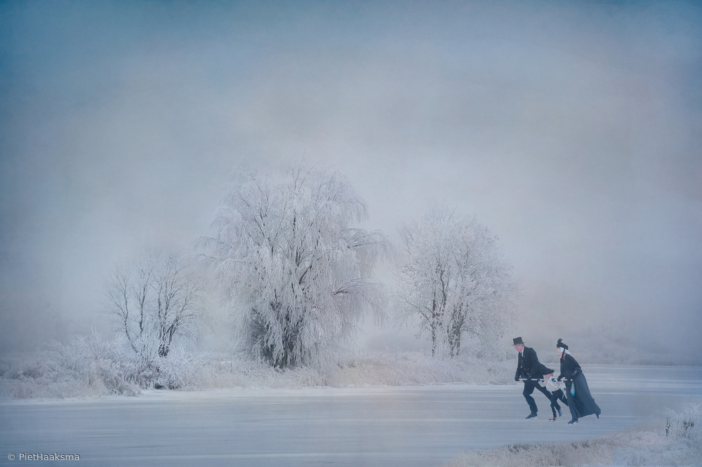 Traditional skating (Netherlands) von Piet Haaksma