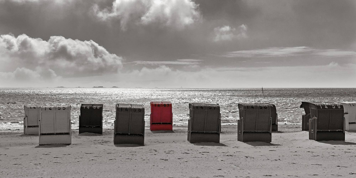 The red chair von Regina Porip