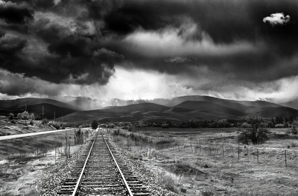 Tracks &amp; Thunderstorm - Ronan, MT von Porter Thomas