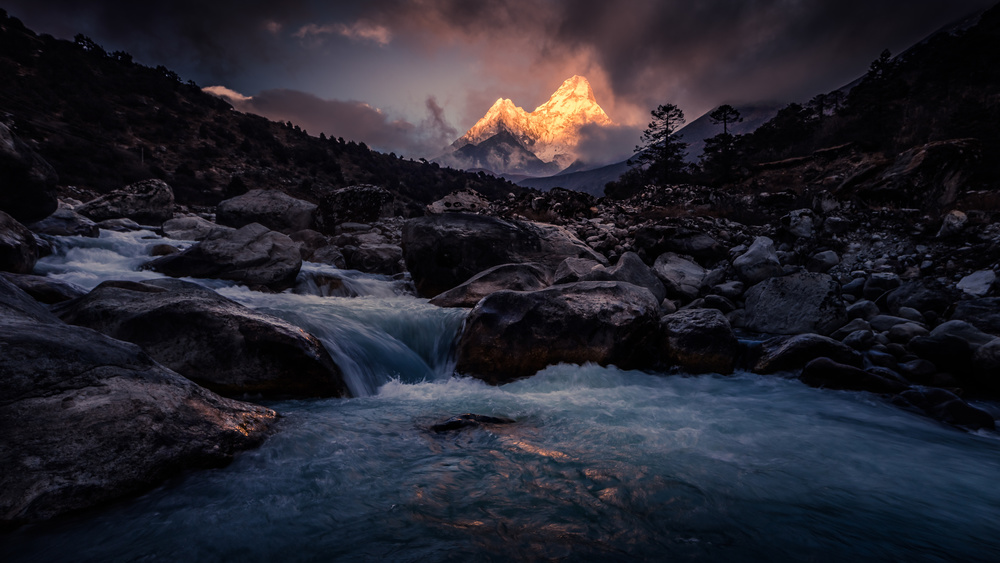 Ama Dablam 《巅峰魔境》 von qiye