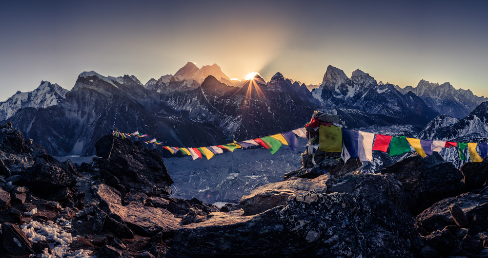 Gokyo ri sunrise 《日出巅峰》 von qiye