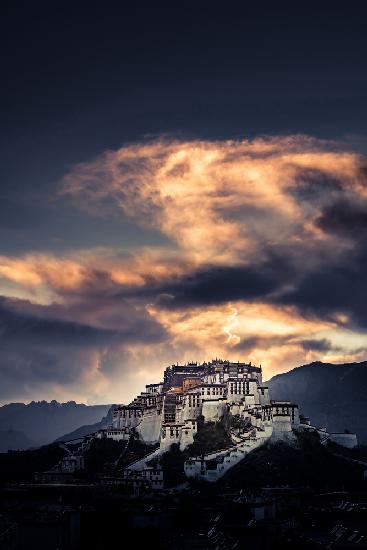 Potala Palace《布宫祥云》