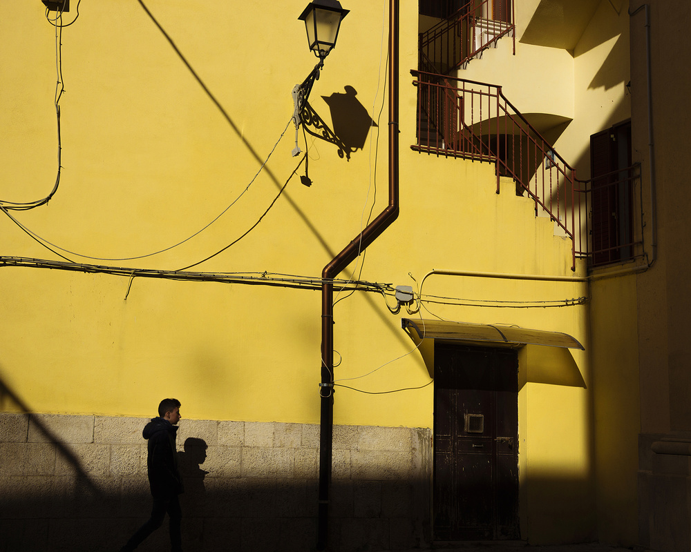 In yellow von Raceala Elena