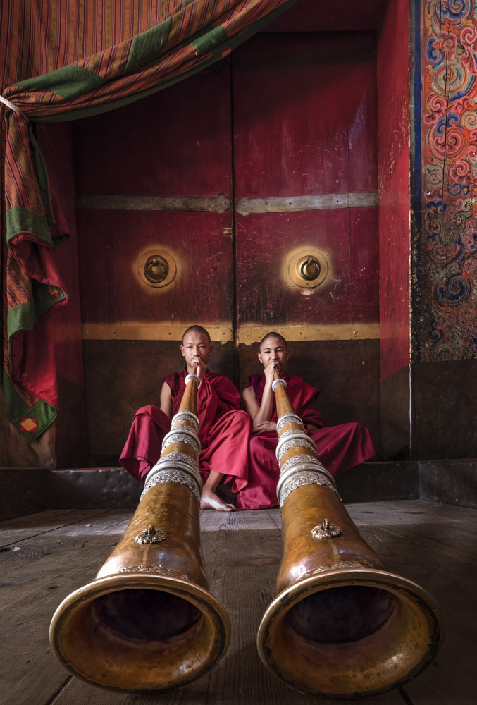 BHUTAN, PARO DZONG MONASTERY-83367 von Raimondo Restelli