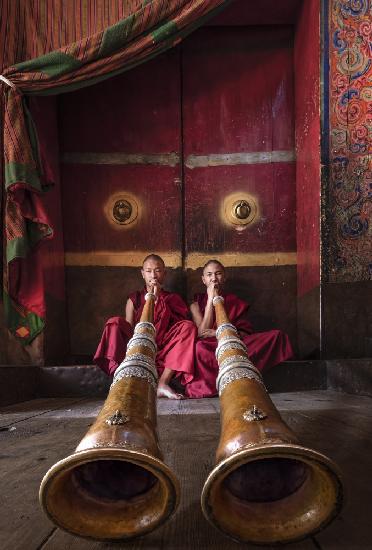 BHUTAN, PARO DZONG MONASTERY-83367