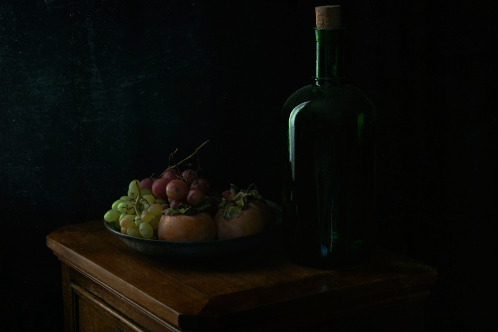 Green bottle and fruits von Ramiz Şahin