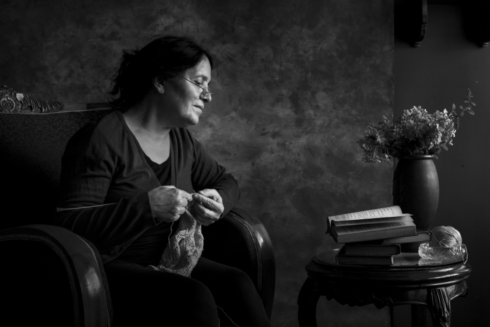 knitting, reading von Ramiz Şahin