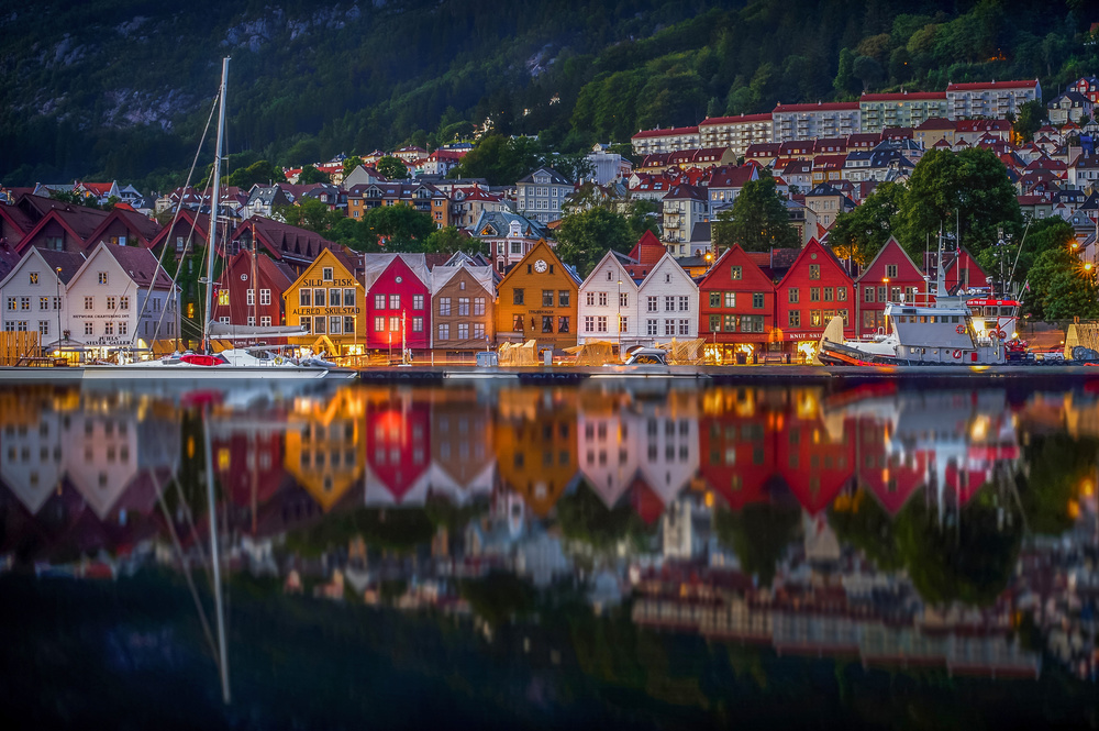 Colourful Bergen von Rana Jabeen