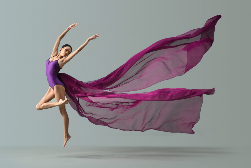 Purple ballerina von Rawisyah Aditya