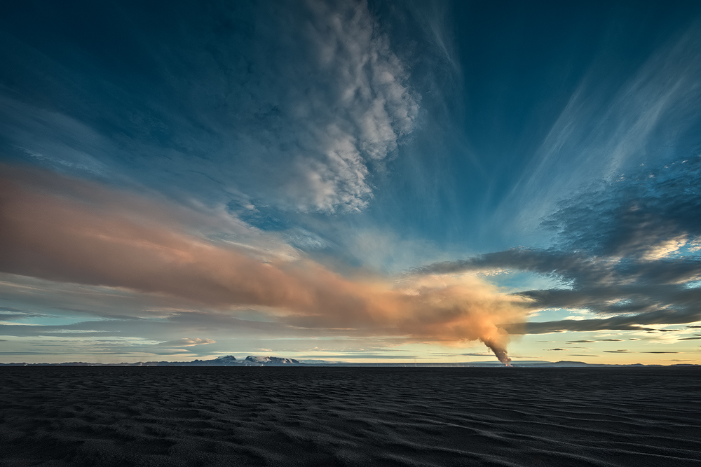 Holuhraum Eruption von Raymond Hoffmann